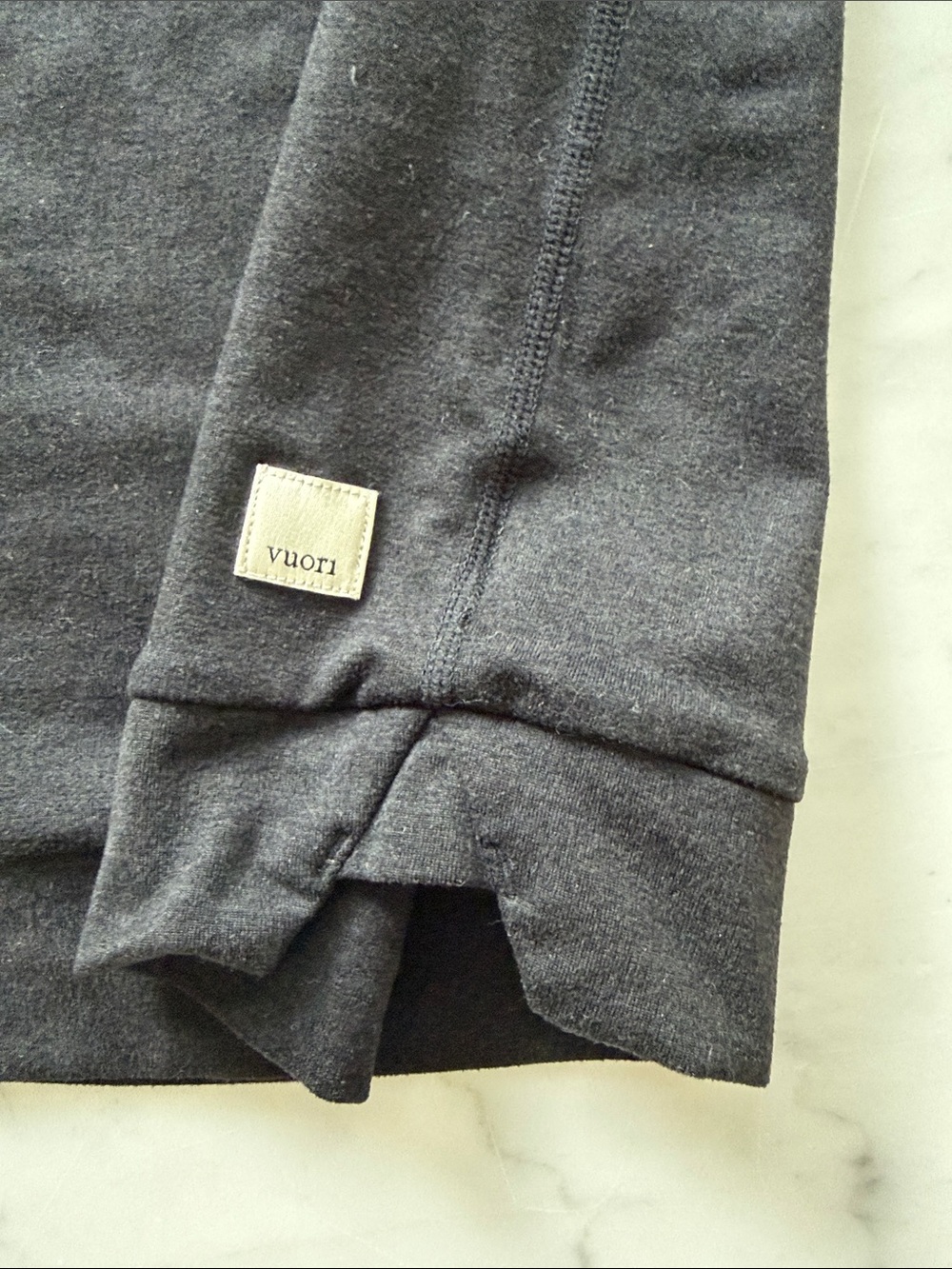 Vuori womens’ Black pull over Hoodie Sweater - Picture 2 of 6